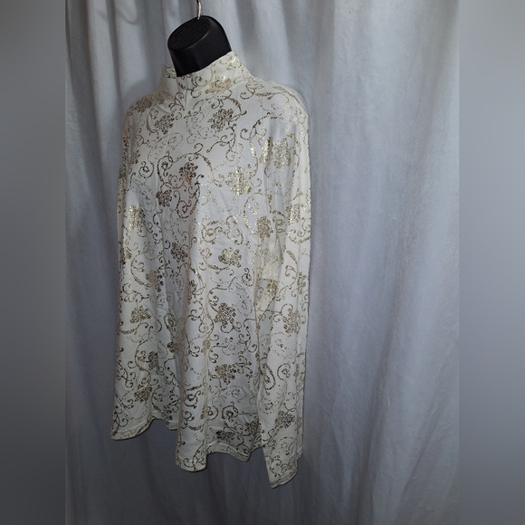 Studio works  graphic turtleneck size 2X - Picture 2 of 5